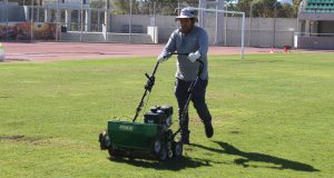 Se inició la resiembra de la cancha del Estadio Municipal Diaguita de Ovalle.