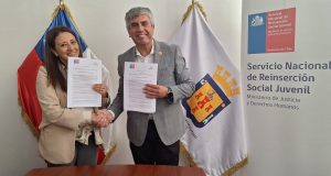 Servicio de Reinserción Social Juvenil de Coquimbo firma importante convenio con la Asociación de Municipalidades.